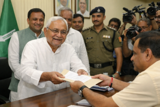 JDU President Election: नीतीश कुमार ने अध्यक्ष पद के लिए भरा नामांकन, 2028 तक पार्टी की कमान रहना लगभग तय